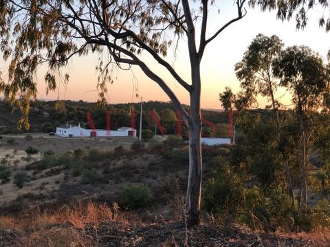 ARE YOU LOOKING FOR A 4 BEDROOM VILLA IN MARTIM LONGO - ALCOUTIM FOR SALE WITH 10 THOUSAND M2 OF LAND? Total property area: 10732m2 Total land area urban plot: 920m2 Gross property area (house) 210m2 4 bedroom villa on a plot of 920m2 with a gross co...