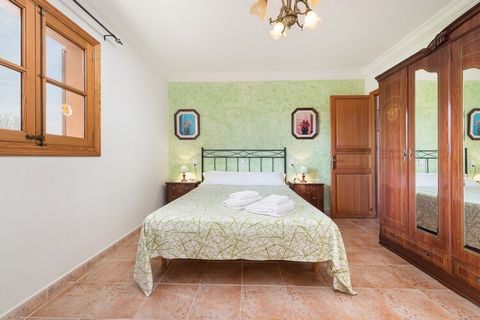 El jardÃ­n de esta maravillosa villa es, sin duda, su principal atractivo. Una gran Ã¡rea de cÃ©sped, con parque infantil, y un acogedor rincÃ³n, con Ã¡rboles frutales, envuelven una bonita construcciÃ³n y una gran terraza conformada por una piscina ...