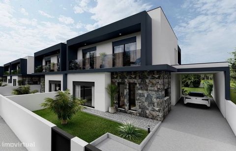 Moradia Geminada T4 em construção em Oiã. Constituída por dois pisos, apresenta no R/Chão uma sala e cozinha em open space equipada, casa de banho completa, lavandaria e um quarto. No primeiro piso tem três quartos todos eles com varanda, sendo um de...